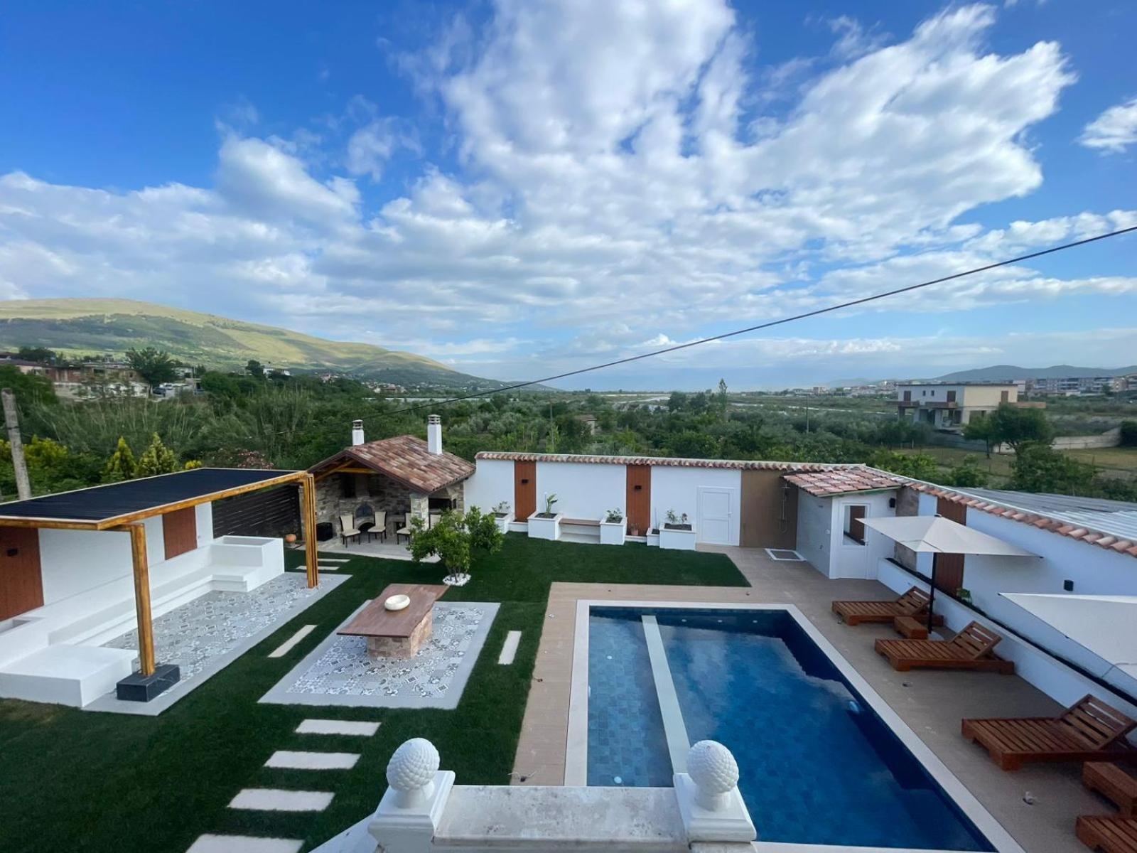Villa Lejzo - Swimming Pool بيرات المظهر الخارجي الصورة