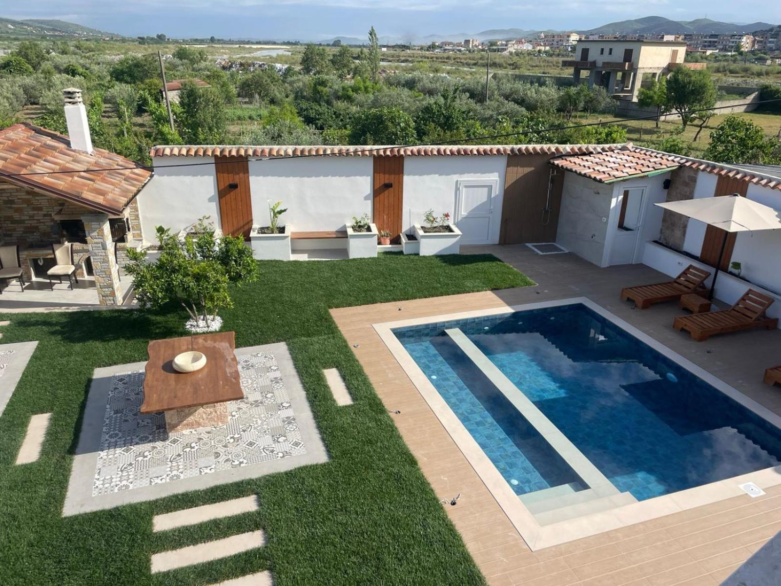 Villa Lejzo - Swimming Pool بيرات المظهر الخارجي الصورة