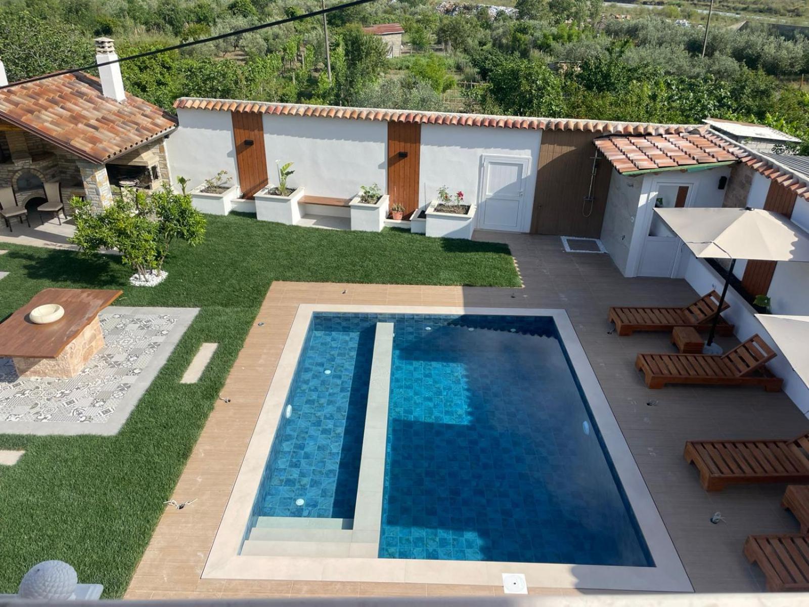 Villa Lejzo - Swimming Pool بيرات المظهر الخارجي الصورة